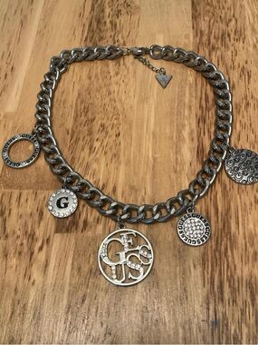 Guess Vintage Charm Necklace